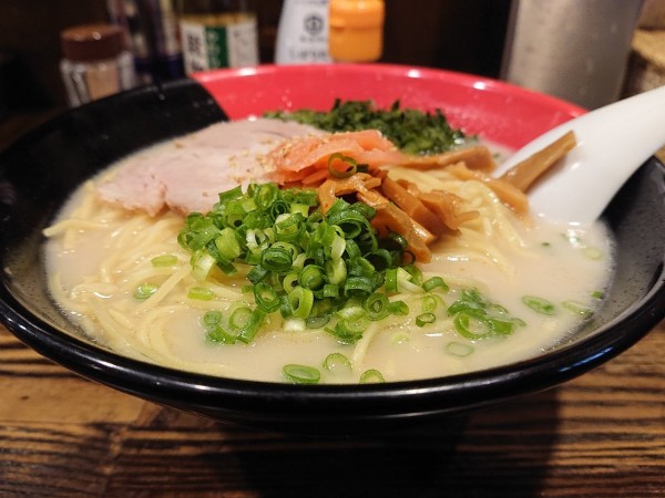 「アゴ出汁らーめん(大盛)」@西海製麺所 多摩センター店の写真