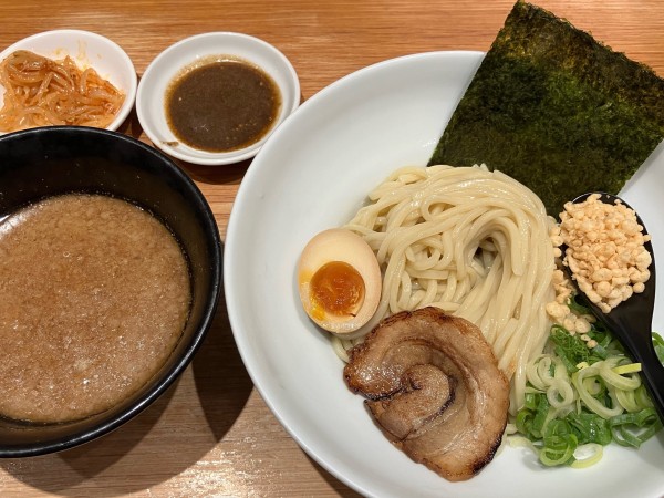 「【限定】太つけ麺1050円 特製黒香油添え」@博多一風堂 ららぽーとTOKYO-BAY店の写真