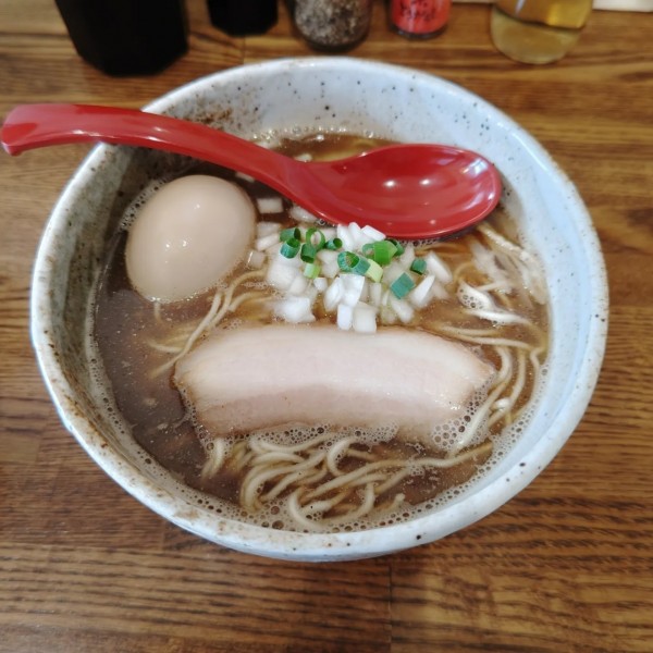 「焼き煮干らーめん(900円)」@らーめん 縁の写真