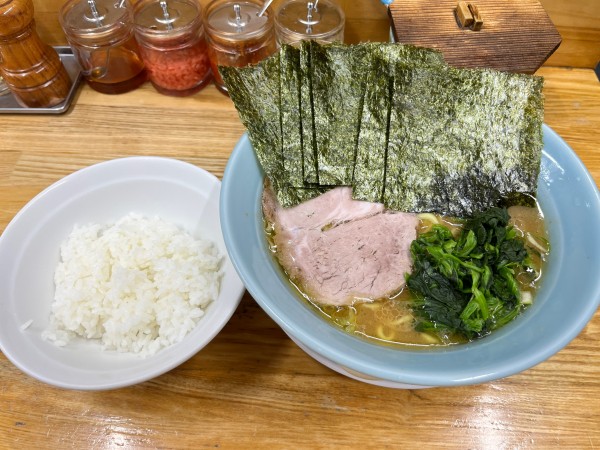 「ラーメン 海苔マシ」@横浜家系らーめん 秀吉家の写真