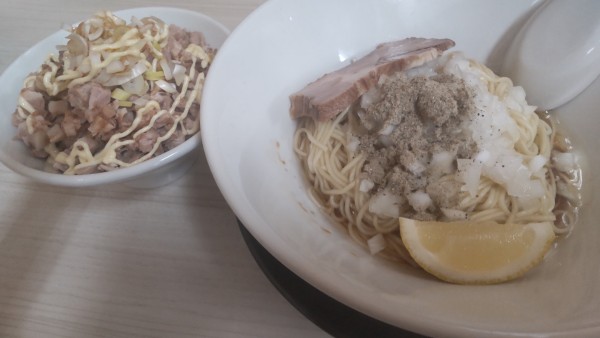 「油そば500円豚めし（麺とセットで150円）」@寺カフェ 中華そば水加美の写真