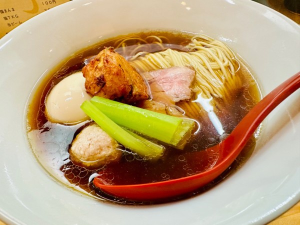 「味玉醤油 中華そば【1100円】」@猫と月の写真