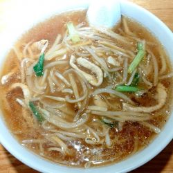 豚肉の細切りラー麺　930円