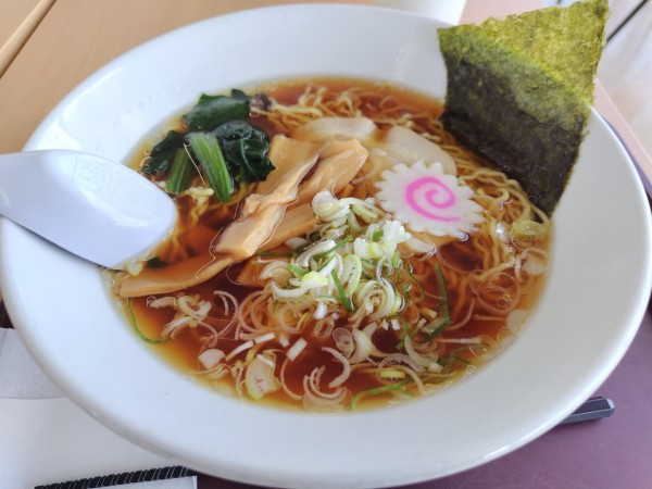 「醤油ラーメン」@ピクニック コート 堀金店の写真