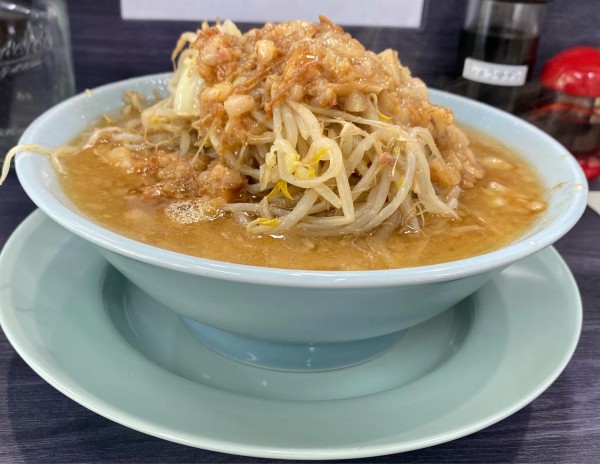 「ラーメン半分（ちょいヤサイ・ちょいアブラ）¥980」@オリバーヌードルの写真