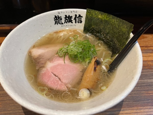 「塩そば」@NAMBA 龍旗信RIZE 大阪なんば店の写真