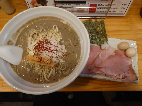 「鬼煮干し（特製）」@煮干らーめん 紫乱の写真