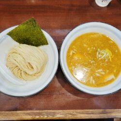 背脂煮干しつけ麺