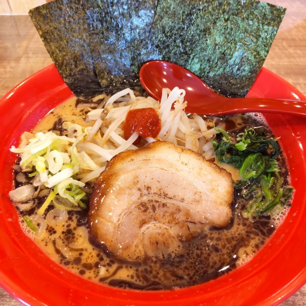 「黒味噌豚骨ラーメン（￥850）」@家系ラーメン ゆうぎ家の写真