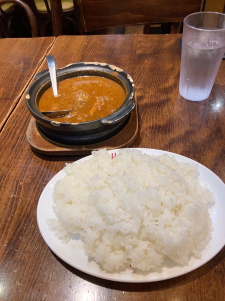 「牛すじ煮込みカレー　880円」@Hot Spoon 丸の内店の写真