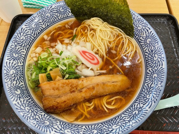 「煮干しラーメン」@炙ラーメン 明の写真