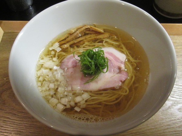 「塩らぁ麺（850円）」@のど黒らぁ麺 永屋の写真