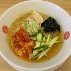 ＜期間限定＞冷麺　640円