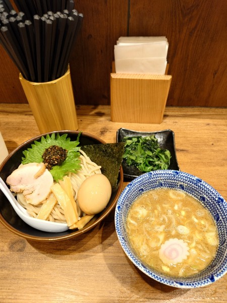 「生七味つけめん+味玉+ほうれん草(1040円)」@舎鈴 ビーンズ武蔵浦和店の写真