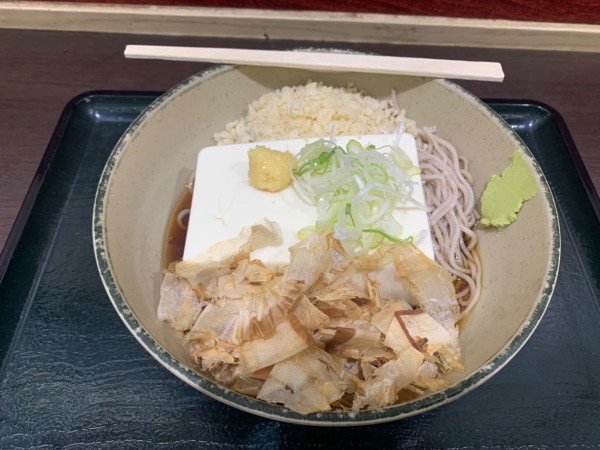 「豆腐一丁そば 590円」@名代 箱根そば 田町店の写真