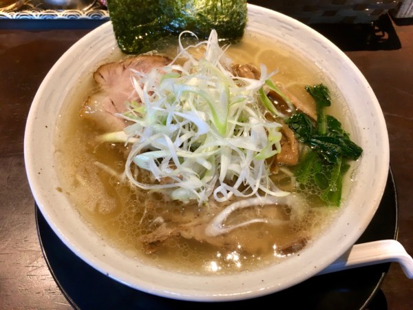 「鶏塩ラーメン(880¥)」@麺屋はじめの写真