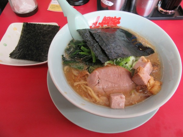 「味噌ラーメン(690円)+ほうれん草140円」@山岡家 結城店の写真