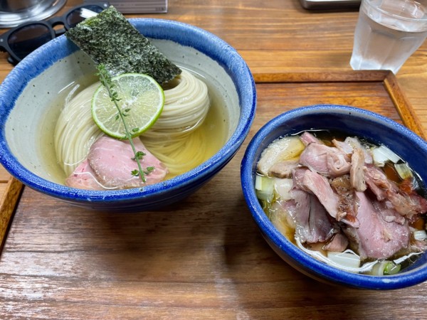 「醤油 味玉 昆布水つけめん（大）ちょい肉増し」@YOKOKURA STOREHOUSEの写真