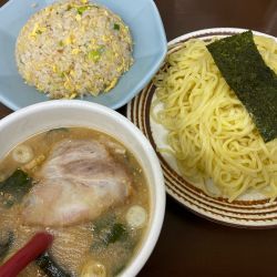 魚介つけ麺　750円　チャーハンセット250円