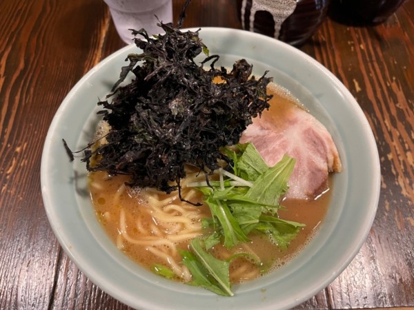 「醤油ラーメン750円+上乗せ岩のり100円」@がら屋の写真