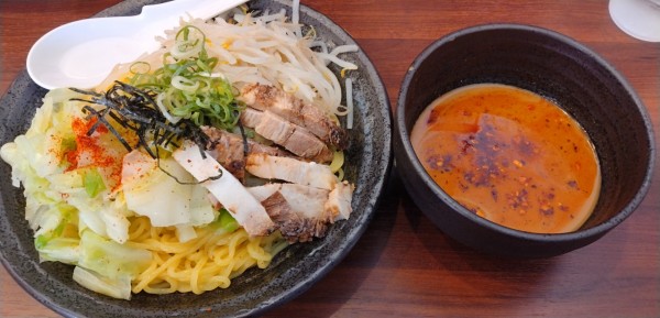 「(限定)冷やし肉つけ麺(大盛)」@魁力屋 所沢小手指店の写真
