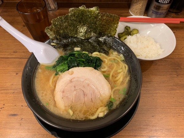 「豚骨ラーメン醤油 800円」@横浜家系ラーメン 巣鴨家の写真
