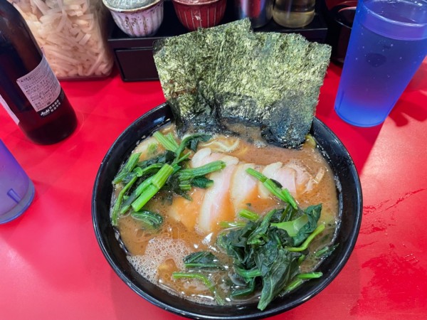 「チャーシュー麺（並）、青菜トッピング、ビール」@杉田家 千葉駅前店の写真