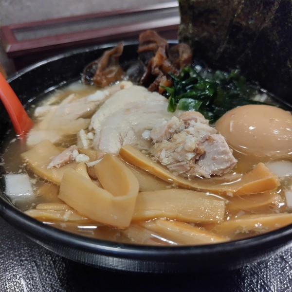 「特製ラーメン　1130円」@イレブンフーズ  源流の写真