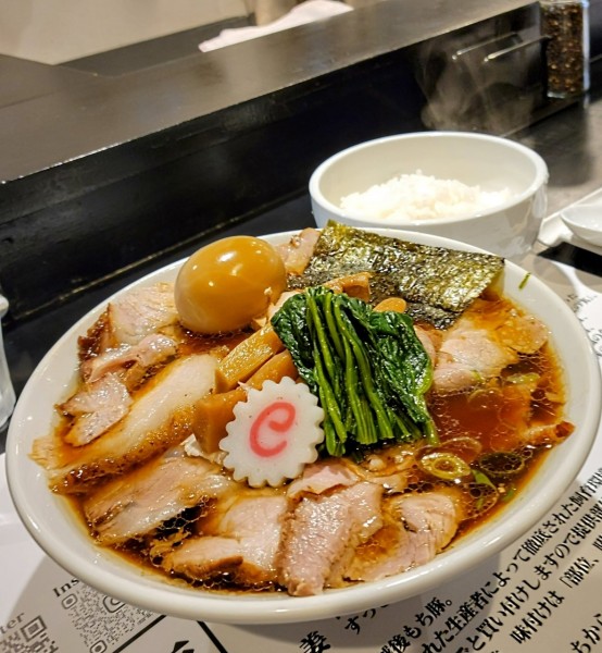 「新潟生姜醤油又焼麺+味玉+ライス」@拉麺 生姜と肉の写真