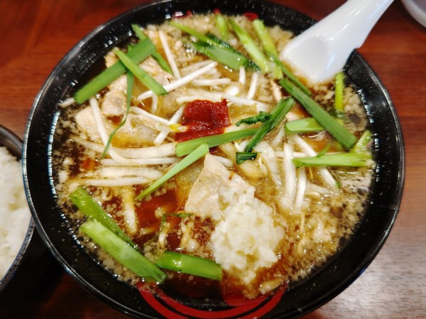 「スタミナ中華そば（期間限定）」@魁力屋 所沢小手指店の写真