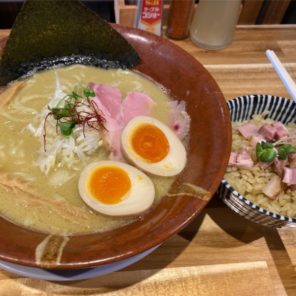 「濃厚牡蠣らぁ麺」@麺屋貝夢の写真