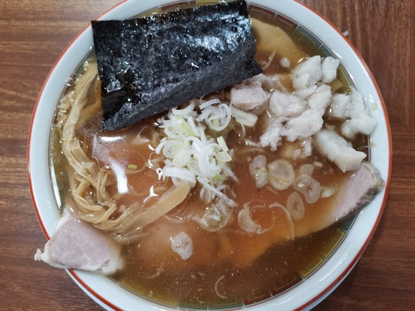 「煮干しラーメン普通盛+脂身」@拉麺 ケンタの写真