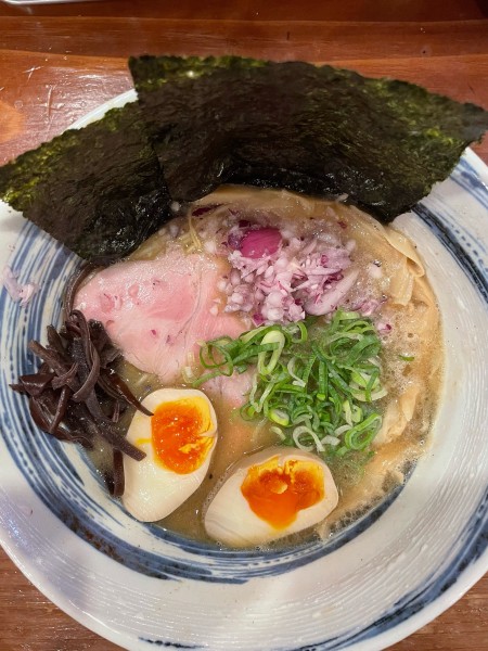 「濃厚煮干しそば　味玉」@濃厚煮干しそば 麺匠 濱星 関内店の写真