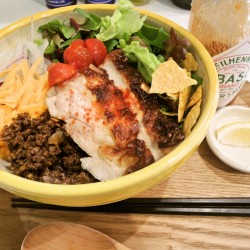 「スパイシーチリチーズ」（1,200円）