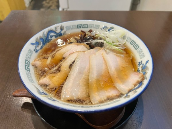 「朝らーめん＋チャーシュー」@らーめん直方串王の写真