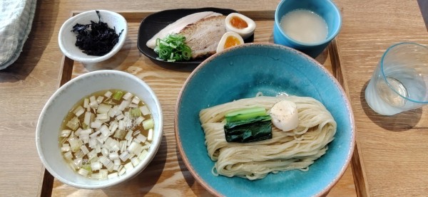 「海出汁汐つけ麺（並）特製盛り、ホタテ99」@貝出汁ラーめん クラムの写真