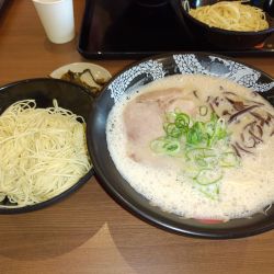 博多豚骨ラーメン