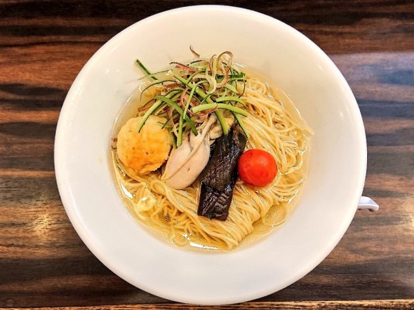 「鮪節出汁と仙鳳趾カキの冷やし和風そば」@稲荷屋の写真