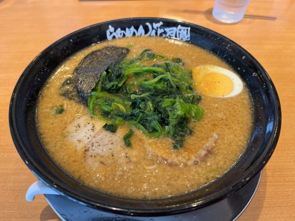 「大盛嵐げんこつらぁめん　ほうれん草」@らあめん花月嵐 朝霞田島店の写真