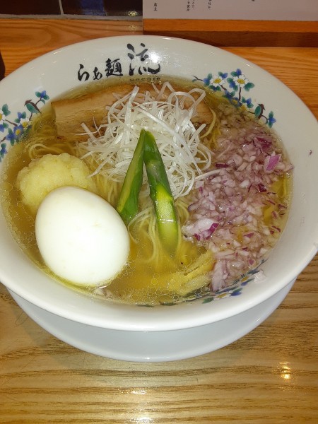 「柚子おろし塩ラーメン味玉のせ、大盛、紫玉葱」@らぁ麺 流の写真