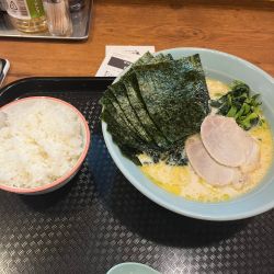 塩ラーメン海苔増し硬め濃いめ、ライス