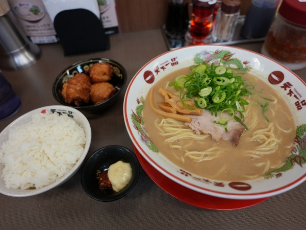 「唐揚げ定食 大盛＋麺硬め」@天下一品 錦糸町店の写真