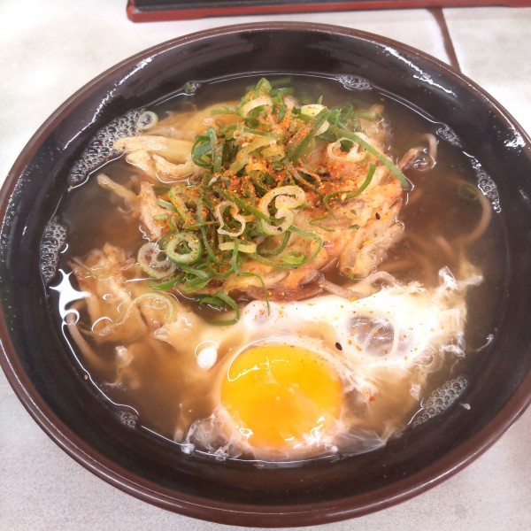 「かき揚げ玉子（￥510）」@都そば 第ニ布施店の写真