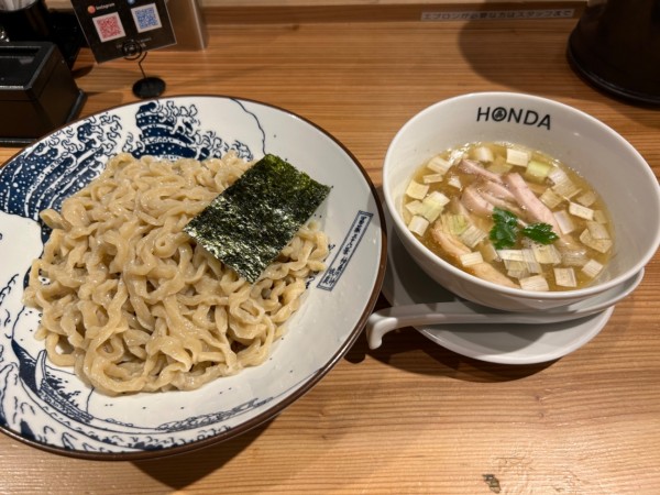 「自家製手揉みつけめん(塩)1000円➕麺大盛100円」@本田麺業 神田西口駅前店の写真