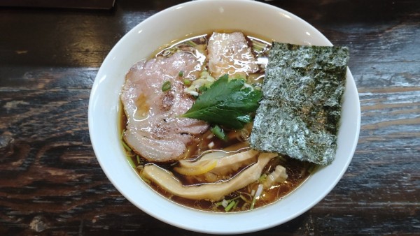 「醬油中華そば　穂先メンマ追加トッピング」@中華そば こむぎの写真