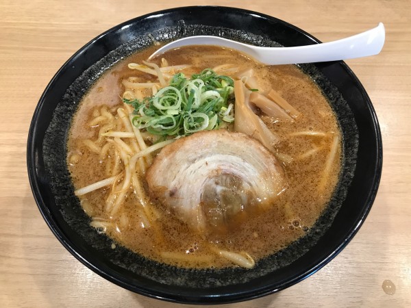 「赤味噌らーめん 大盛　750円」@威風 渋谷センター街店の写真