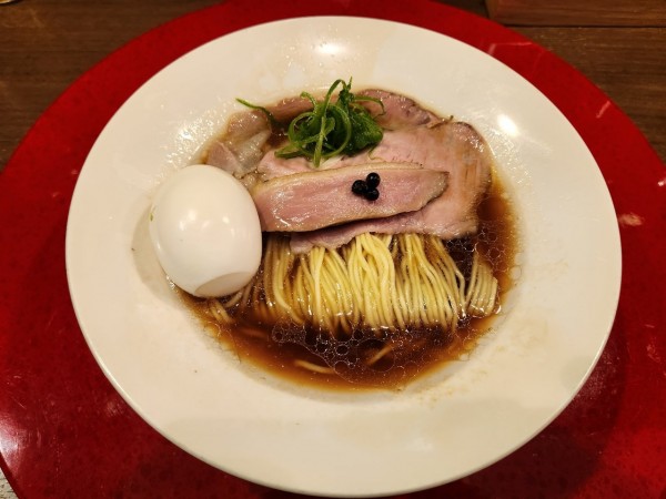 「鴨とカシスの味玉醤油RaMen」@RaMen TOMO TOKYOの写真