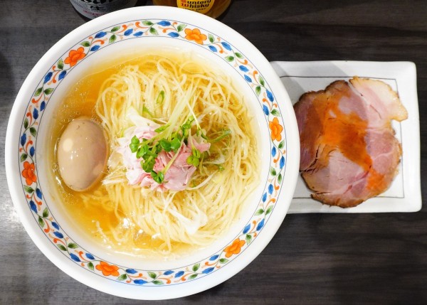 「【限定】冷塩メーン＋味玉＋ビール」@ヌードルボウズ n坊の写真