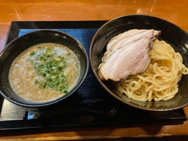 「濃厚煮干つけ麺・大盛・チャーシュー3枚」@らーめん壱輝の写真