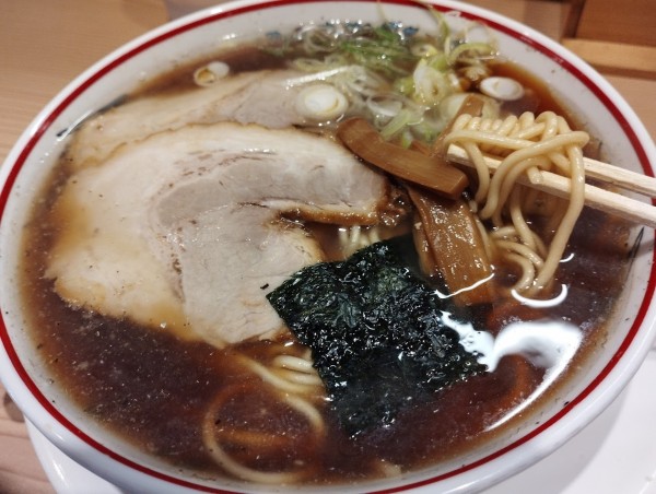 「旨味醤油そば(850)」@東京煮干中華そば 三三㐂 大森の写真